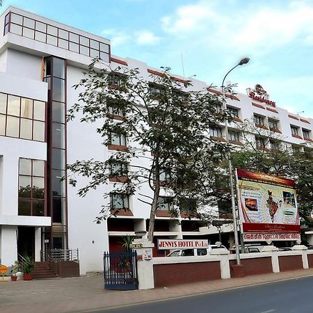 Breeze Residency Hotel Tiruchirappalli Exterior foto